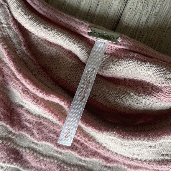 Free People top - Picture 2 of 3